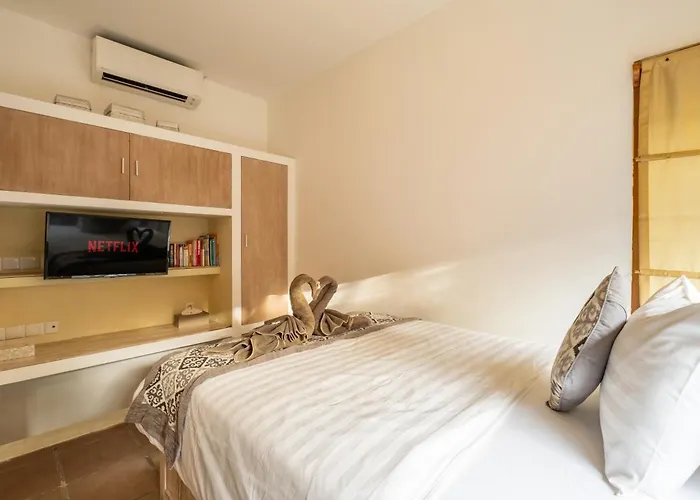 2 Bedroom In With Private Pool And Parking *